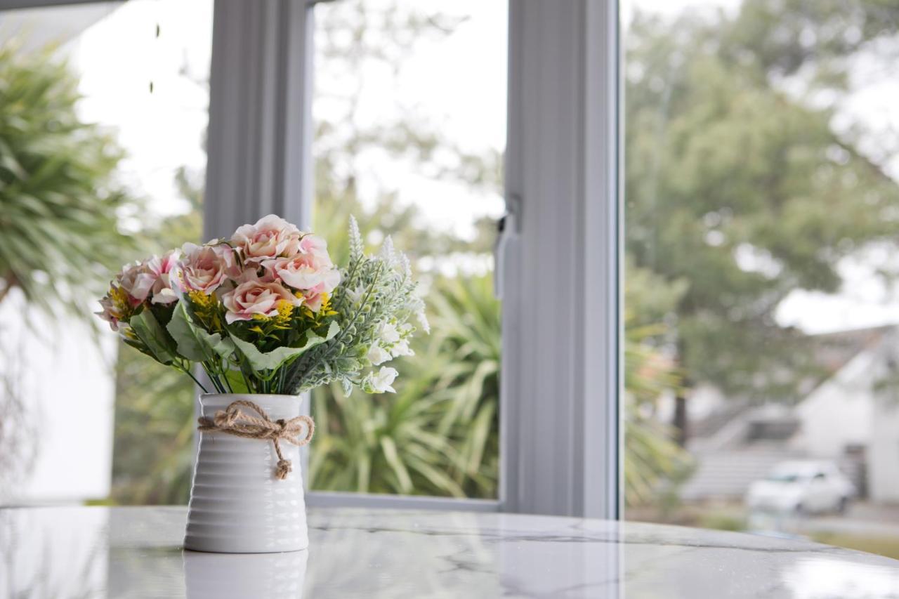 Beach Apartment In Sandbanks Poole Esterno foto