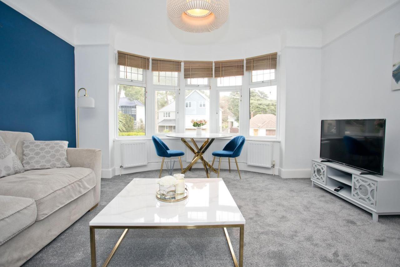 Beach Apartment In Sandbanks Poole Esterno foto